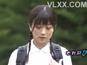 Em mẫu ảnh quá ngon nên đè ra xxx luôn