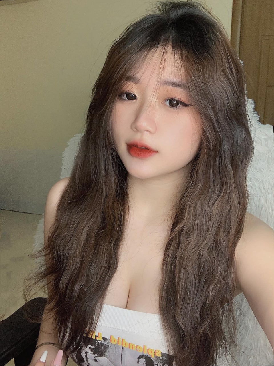 Anh muốn ăn cơm hay "ăn" em?